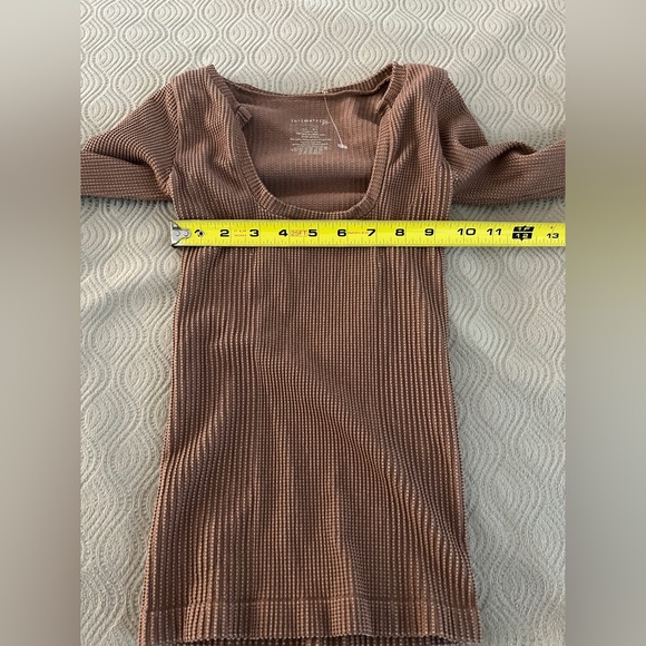 🆕 Free People Clean Slate layering top in brown size M/L - Picture 8 of 11